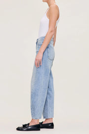 Miro Barrel Jeans In Tinted Light