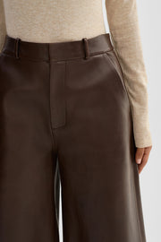 Lise Bermuda Short in Dark Brown