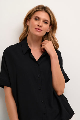 Asmine Short-Sleeved Button-Front Shirt in Black