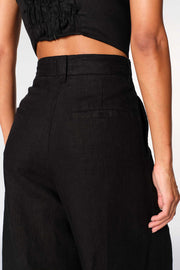 Hepburn Short Pant in Black Linen