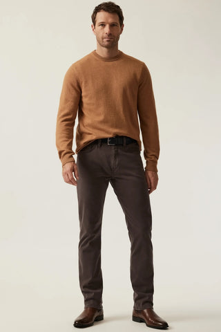 Courage Straight-Legged Jeans in Oak Twill