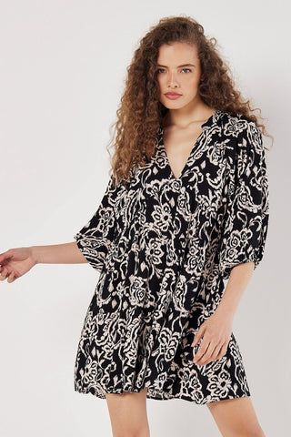 Sarasa Tiered Babydoll Dress in Black Print