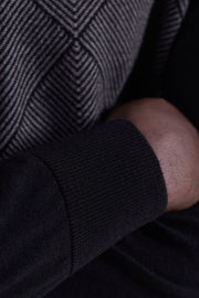 Diamond Pattern Crew Neck Sweater in Black
