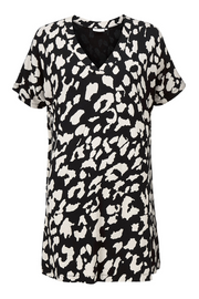 Short-Sleeved V-Neck Printed Tunic